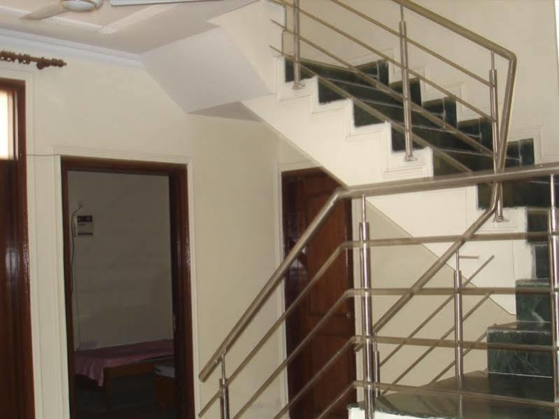 Laxmi House Hotel นิวเดลี ภายนอก รูปภาพ